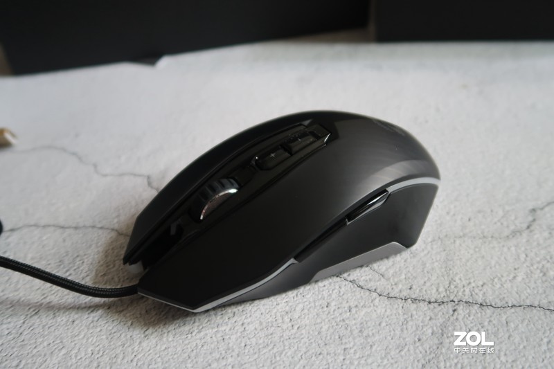 让达尔优EM925Pro游戏鼠标助你一臂之力