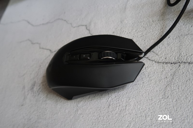 让达尔优EM925Pro游戏鼠标助你一臂之力