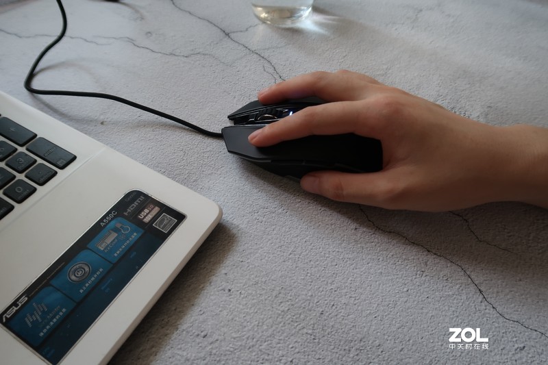 让达尔优EM925Pro游戏鼠标助你一臂之力