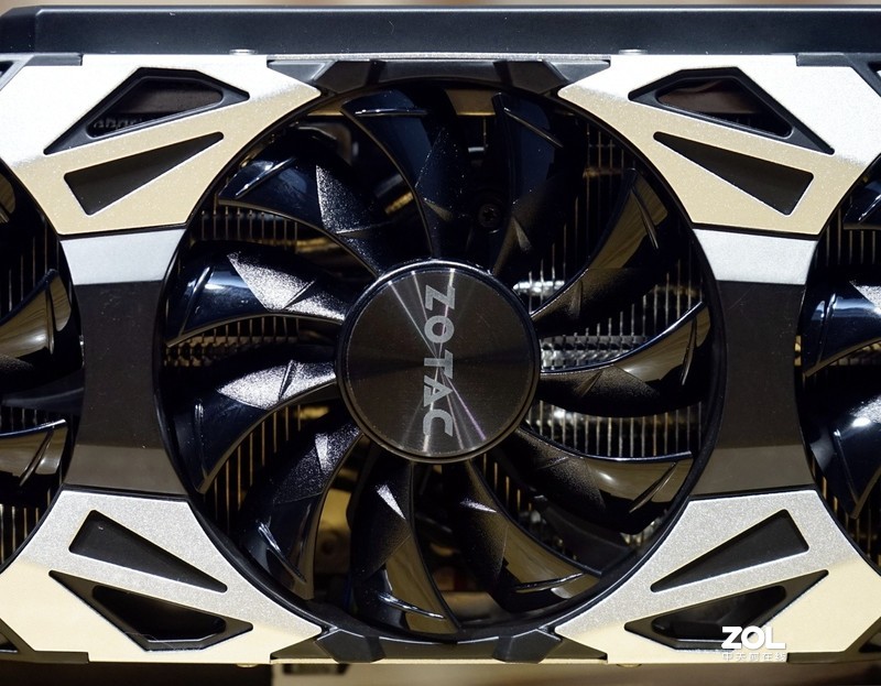 学生哥入学的游戏凶器，4K分辨率下通杀所有游戏？索泰RTX2080super至尊PLUS OC详测