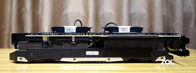 学生哥入学的游戏凶器，4K分辨率下通杀所有游戏？索泰RTX2080super至尊PLUS OC详测