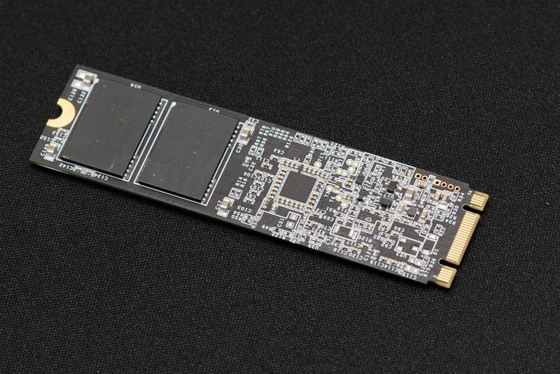 新速度新接口，影驰铠甲战将M.2 256GB上手体验