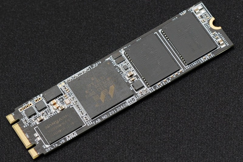 新速度新接口，影驰铠甲战将M.2 256GB上手体验