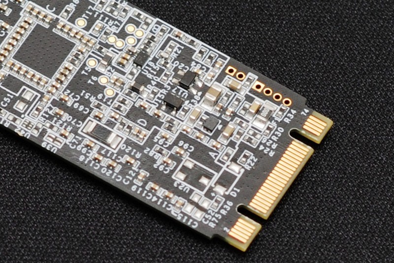 新速度新接口，影驰铠甲战将M.2 256GB上手体验