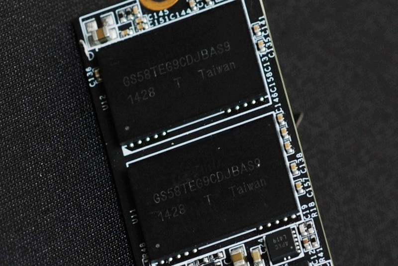 新速度新接口，影驰铠甲战将M.2 256GB上手体验