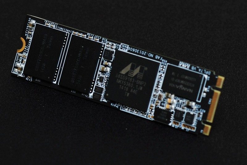 新速度新接口，影驰铠甲战将M.2 256GB上手体验