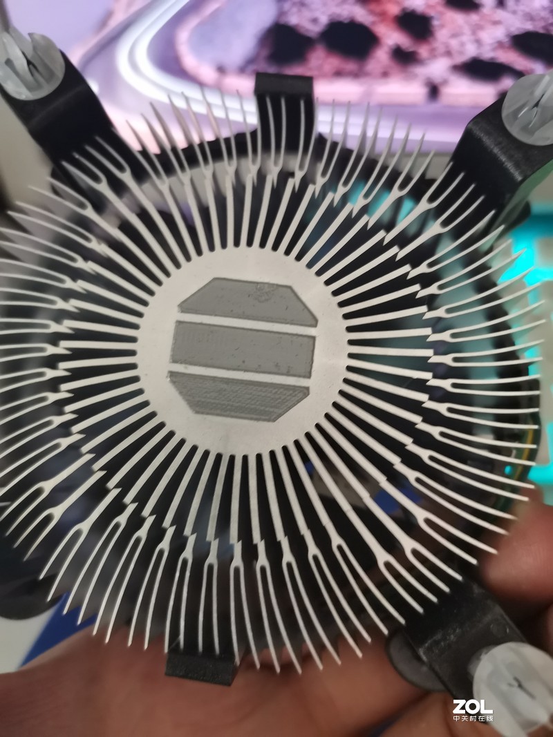 迎广H-FRAME mini 彩虹版装机 大神帮我看看内存频率为啥是2133