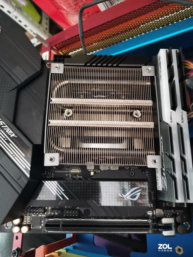 迎广H-FRAME mini 彩虹版装机 大神帮我看看内存频率为啥是2133