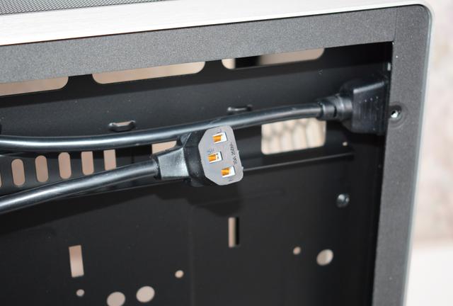 OMG！我的显卡终于站起来了！乔思伯U5S机箱 装机体验