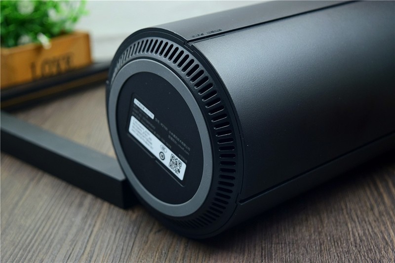 有颜值更有实力，最大可连128台设备：小米路由器AC2100评测！