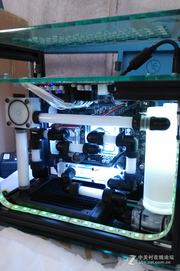 简单打造HTPC迷你机桌/桌机/桌箱一体