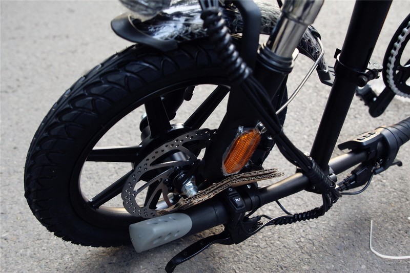 新竣黑马品牌，长跑王FIIDO-L2 电动车开箱体验