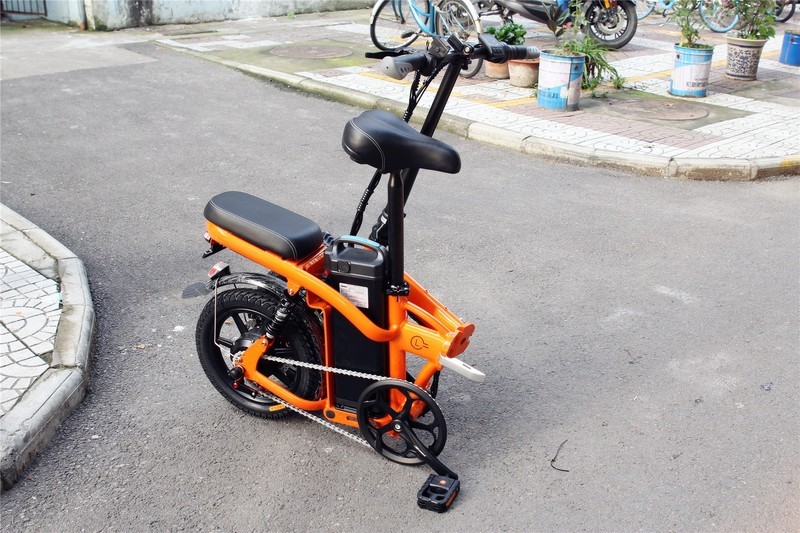 新竣黑马品牌，长跑王FIIDO-L2 电动车开箱体验