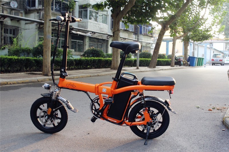 新竣黑马品牌，长跑王FIIDO-L2 电动车开箱体验