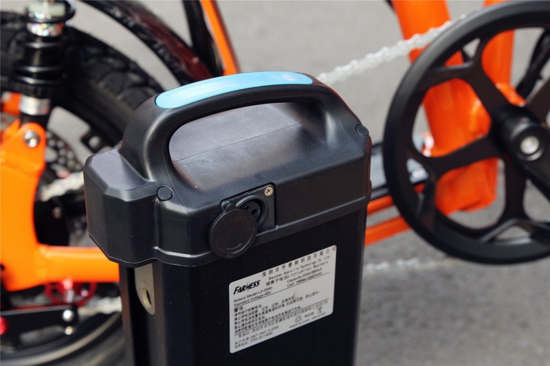 新竣黑马品牌，长跑王FIIDO-L2 电动车开箱体验