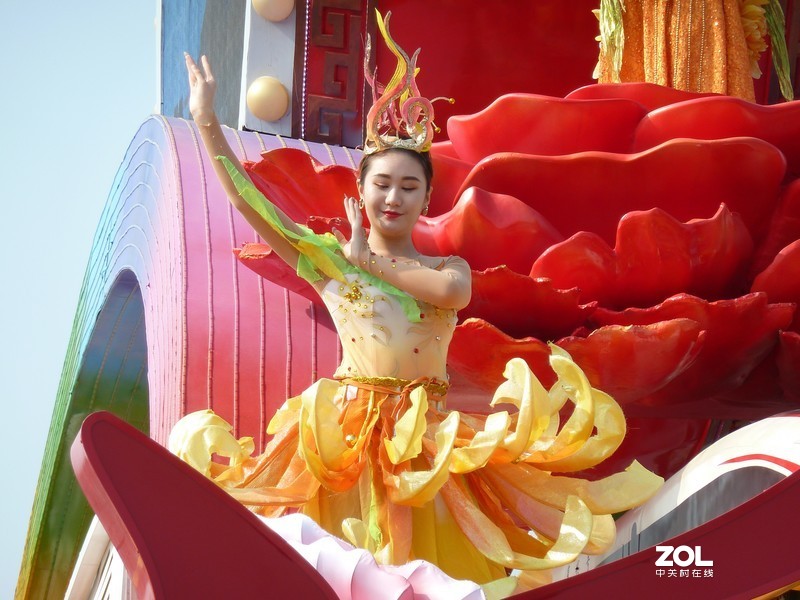 松下ZS7外出旅游很实用，成像清晰，12倍变焦收放自如，便携皮实。