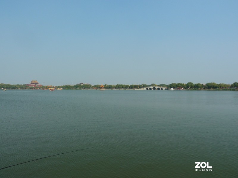 松下ZS7外出旅游很实用，成像清晰，12倍变焦收放自如，便携皮实。