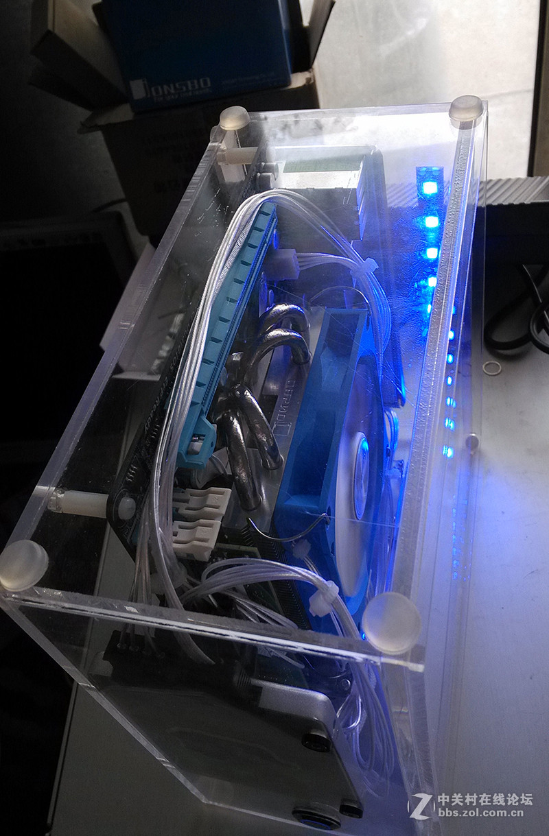 巴掌大有机玻璃小箱简单改造HTPC简介