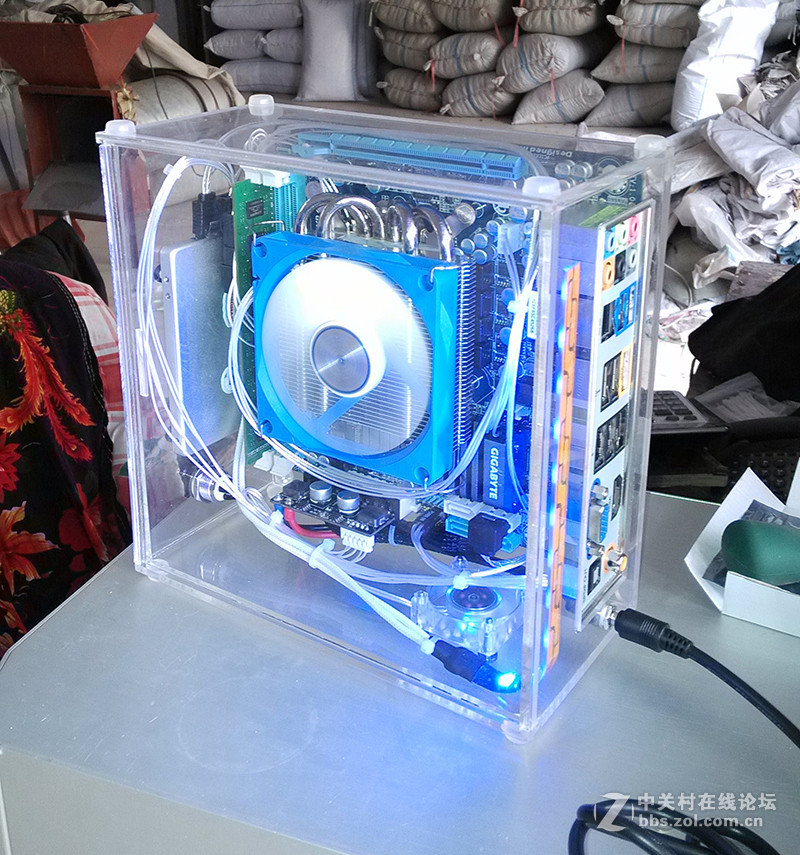 巴掌大有机玻璃小箱简单改造HTPC简介