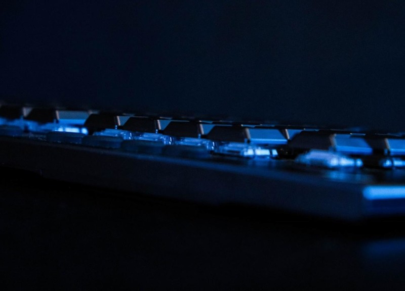 GL矮轴触发能快多少？罗技G813评测及Logitech G HUB使用教程