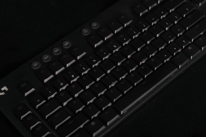 GL矮轴触发能快多少？罗技G813评测及Logitech G HUB使用教程