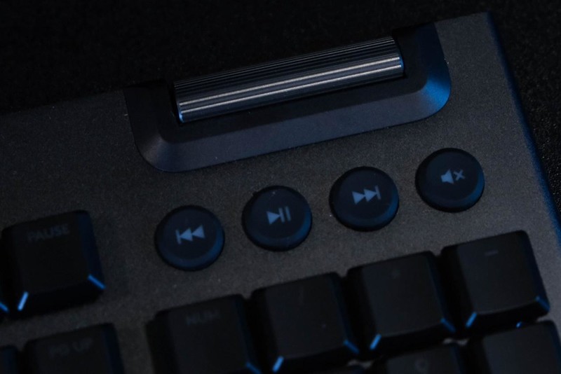 GL矮轴触发能快多少？罗技G813评测及Logitech G HUB使用教程