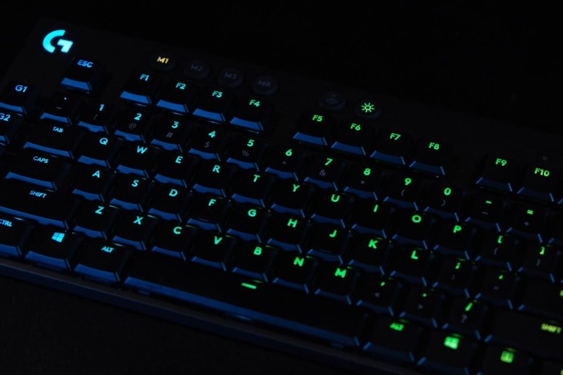 GL矮轴触发能快多少？罗技G813评测及Logitech G HUB使用教程