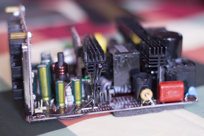 先马750W金牌全能模组开箱、拆解分析