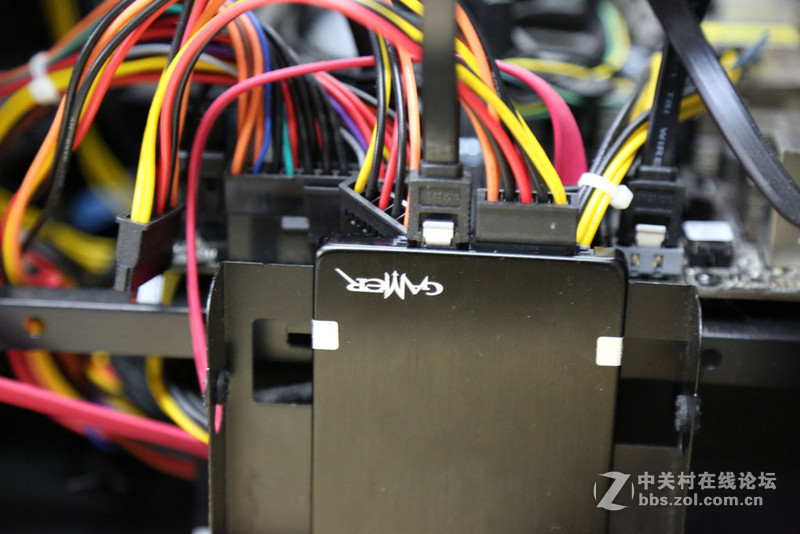 ITX小主机升级 GTX960 超长卡 机箱给力居然塞进去了。