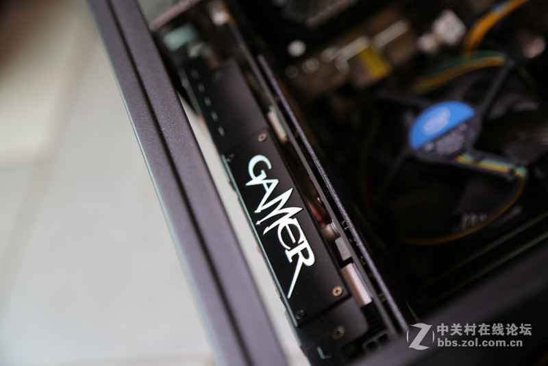 ITX小主机升级 GTX960 超长卡 机箱给力居然塞进去了。