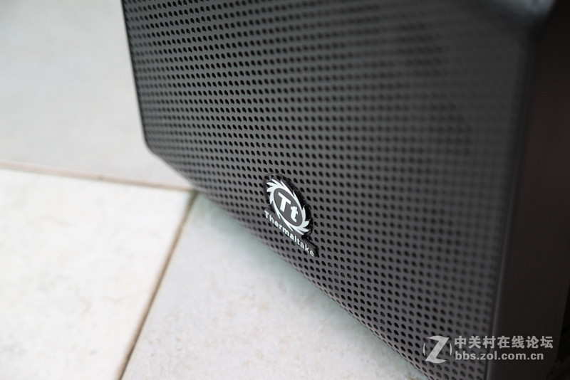 ITX小主机升级 GTX960 超长卡 机箱给力居然塞进去了。