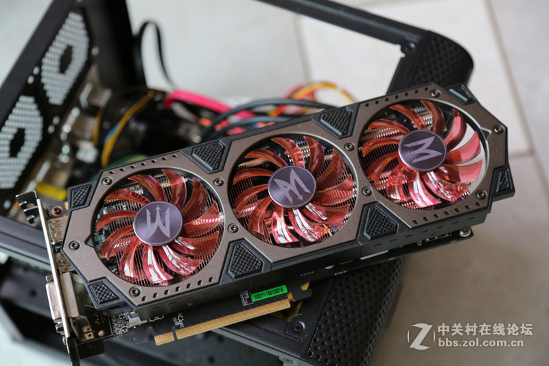 ITX小主机升级 GTX960 超长卡 机箱给力居然塞进去了。