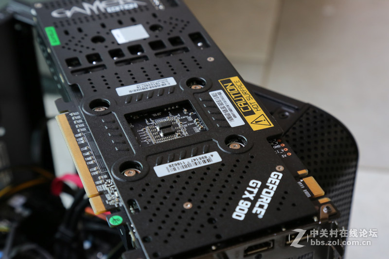 ITX小主机升级 GTX960 超长卡 机箱给力居然塞进去了。