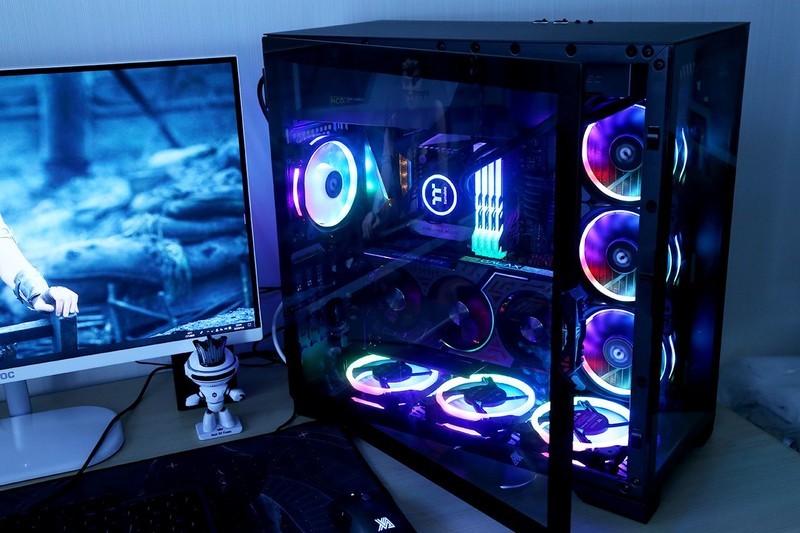 预算2万 9900K加2080显卡配安钛克冰钻机箱打造RGB信仰主机