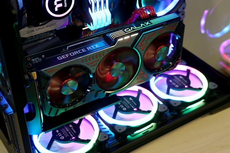 预算2万 9900K加2080显卡配安钛克冰钻机箱打造RGB信仰主机