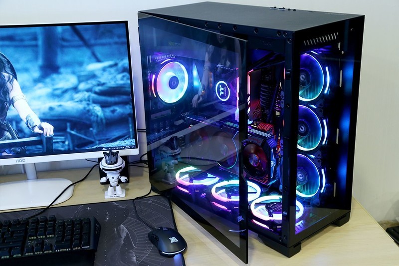 预算2万 9900K加2080显卡配安钛克冰钻机箱打造RGB信仰主机