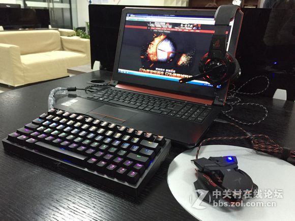 如果有一整套雷神装备，这种感觉的怎么样