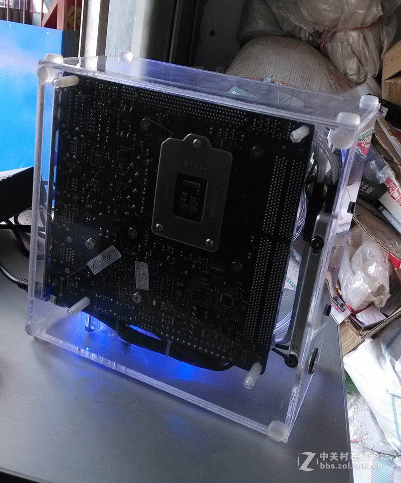 巴掌大有机玻璃小箱简单改造HTPC简介