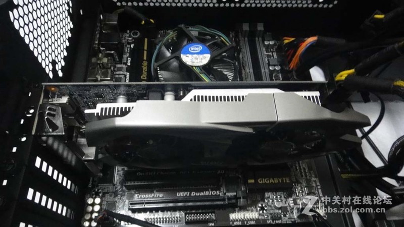 机械硬盘换成SSD后，提升相当大