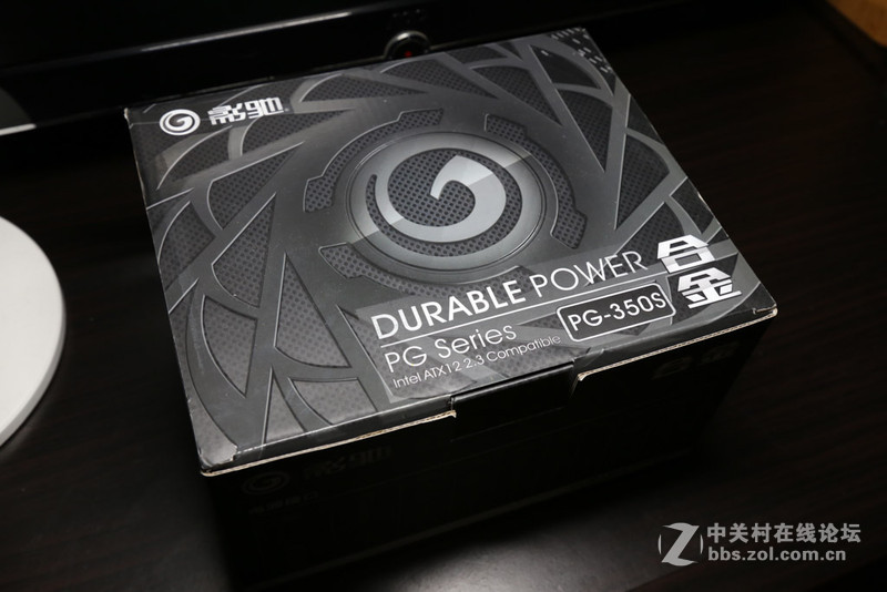 ITX小主机升级 GTX960 超长卡 机箱给力居然塞进去了。