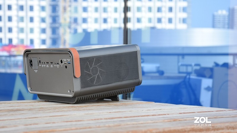 追求品质感的观影体验 优派X10-4K家用投影仪