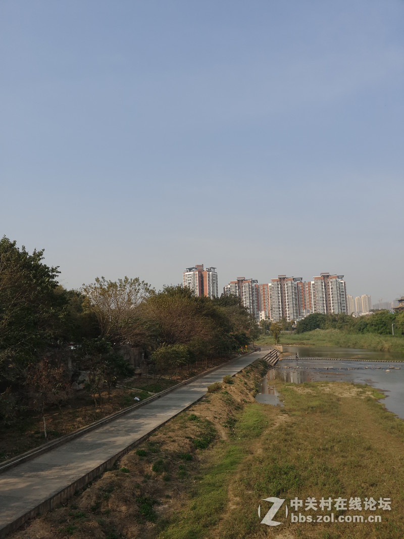 周日早上，天气还不错，用手机试拍几张