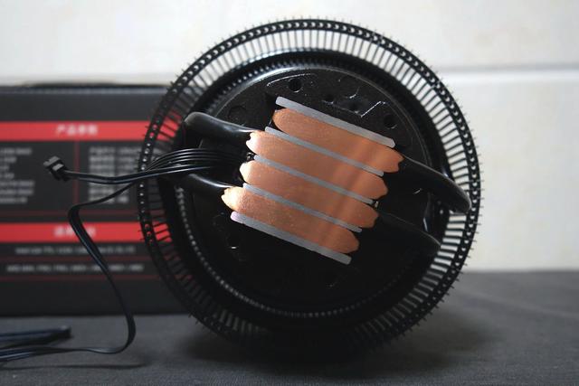 又一款高颜值的RGB下压式散热，Tt飓风散热器上手