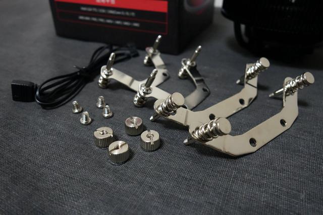 又一款高颜值的RGB下压式散热，Tt飓风散热器上手