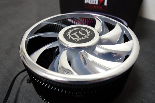 又一款高颜值的RGB下压式散热，Tt飓风散热器上手