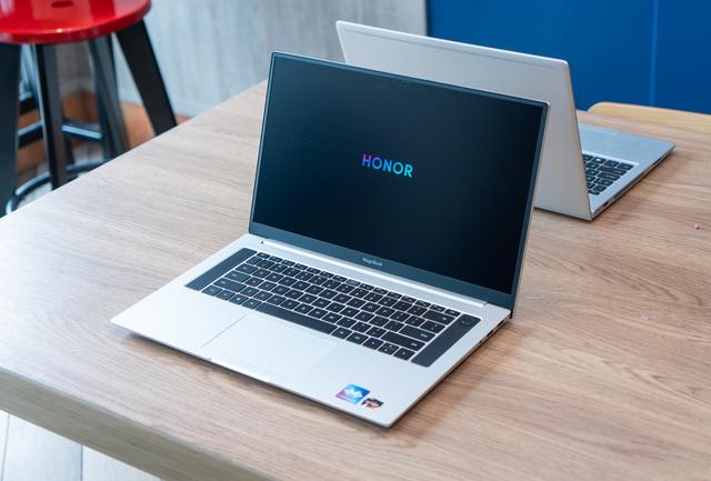 AMD YES！业界首款搭载锐龙7 3750H处理器的轻薄本测评