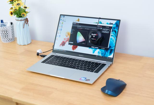 AMD YES！业界首款搭载锐龙7 3750H处理器的轻薄本测评