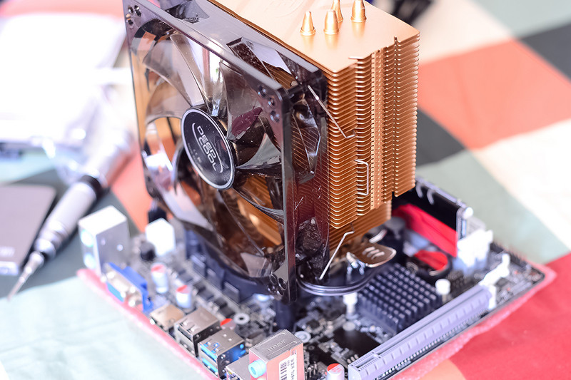 先马碳立方装机好逼格！