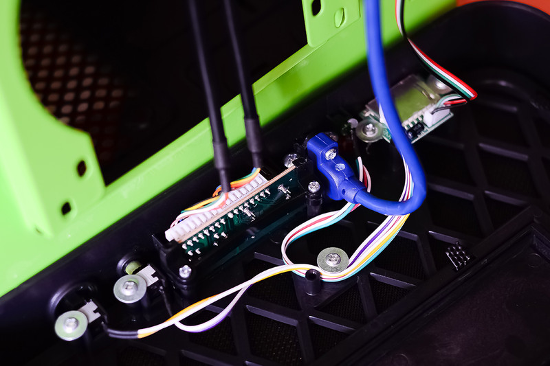 先马碳立方装机好逼格！