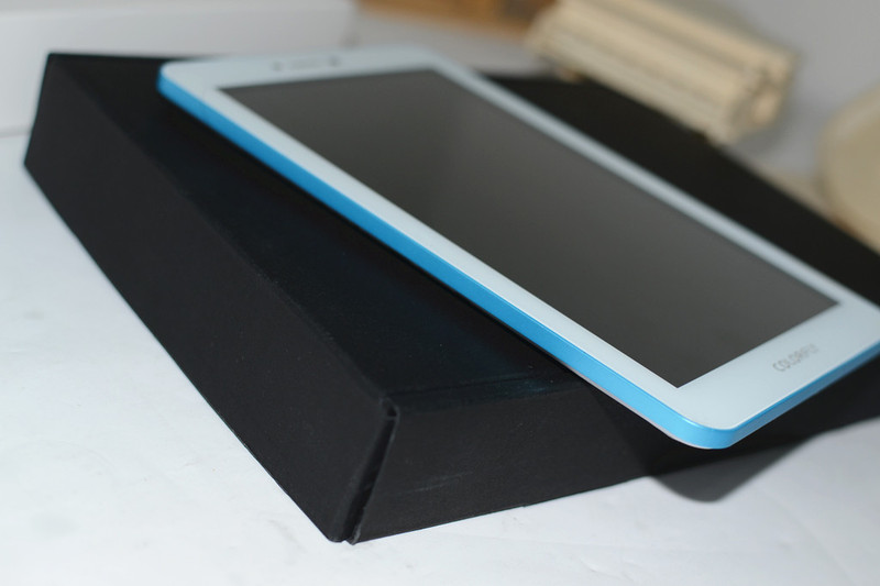 #我是七彩虹G708绝配达人#这个手机有点大，一只手拿不下。